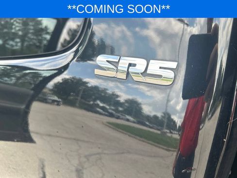 Used 2017 Toyota Tacoma SR5 w/ Tow Package AWD/4WD image 15