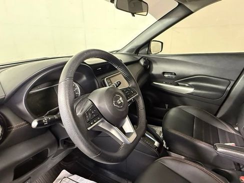 Used 2020 Nissan Kicks SR w/ SR Premium Package FWD image 5