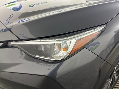 Used 2025 Subaru Crosstrek 2.0i Premium image 33