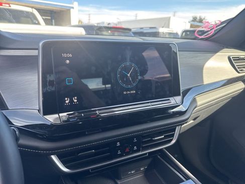 Used 2024 Volkswagen Atlas Cross Sport SE image 9