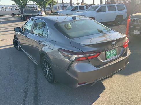 Used 2024 Toyota Camry SE w/ Cold Weather Package image 6