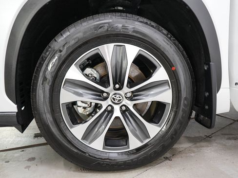Certified 2026 Toyota Highlander XLE AWD/4WD image 31
