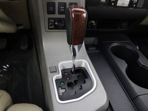 Used 2012 Toyota Sequoia Platinum image 38