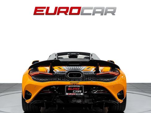 Used 2026 McLaren 750S Spider RWD image 5