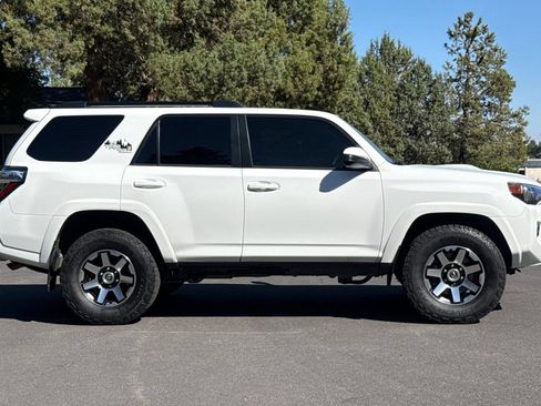 Used 2023 Toyota 4Runner TRD Off-Road AWD/4WD image 3