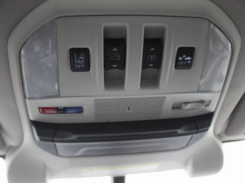 Used 2019 Subaru Ascent Limited image 11