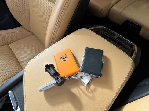 Used 2021 Volvo XC90 T8 Inscription w/ Advanced Package image 31