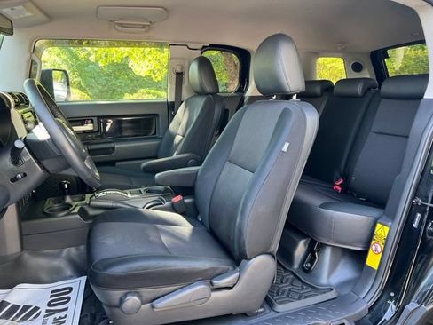 Used 2010 Toyota FJ Cruiser 4WD w/ Upgrade Pkg 2 image 13