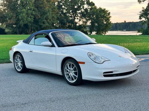 Used 2004 Porsche 911 Carrera 4 AWD/4WD image 4