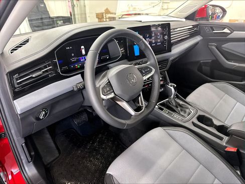 New 2027 Volkswagen Jetta SE FWD image 7