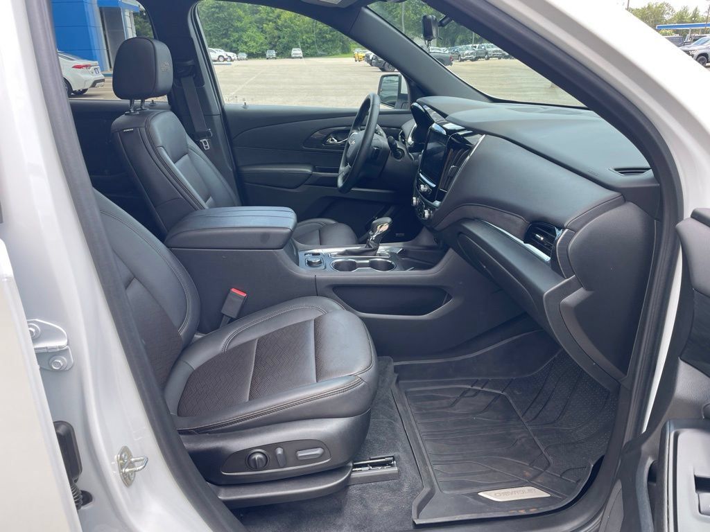 Used 2023 Chevrolet Traverse High Country w/ LPO, Floor Liner Package AWD/4WD image 37