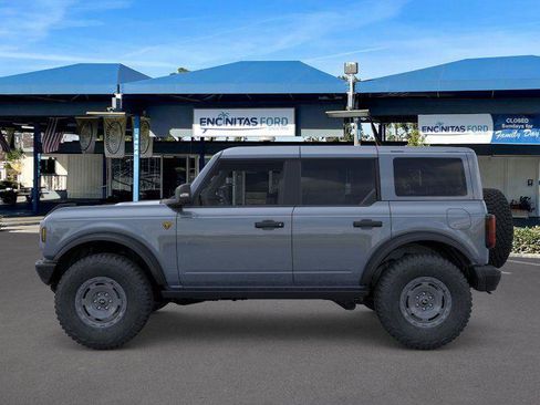 New 2025 Ford Bronco Badlands image 3