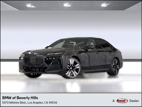 Used 2023 BMW i7 xDrive60 AWD/4WD image 1