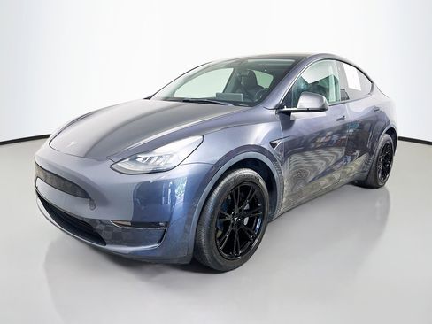 Used 2021 Tesla Model Y Long Range AWD/4WD image 10