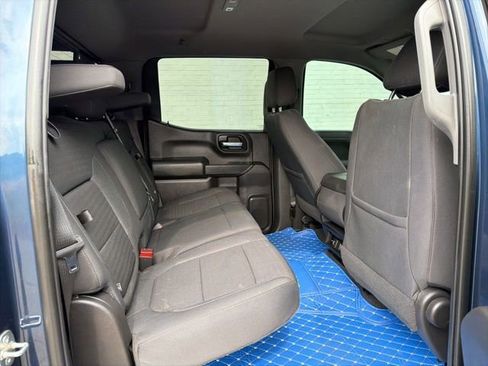 Used 2022 Chevrolet Silverado 1500 LT w/ Convenience Package II image 9