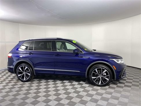 Used 2022 Volkswagen Tiguan SEL R-Line image 12