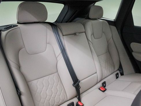 New 2026 Volvo XC60 B5 Core AWD/4WD image 28