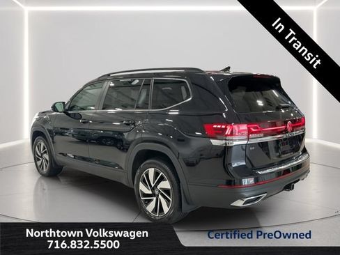 Used 2024 Volkswagen Atlas SE w/ Panoramic Sunroof Package AWD/4WD image 3