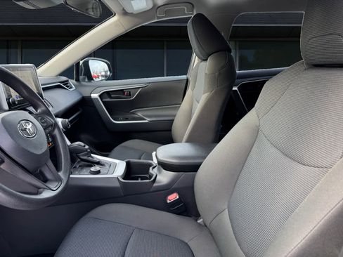 Used 2025 Toyota RAV4 LE image 2