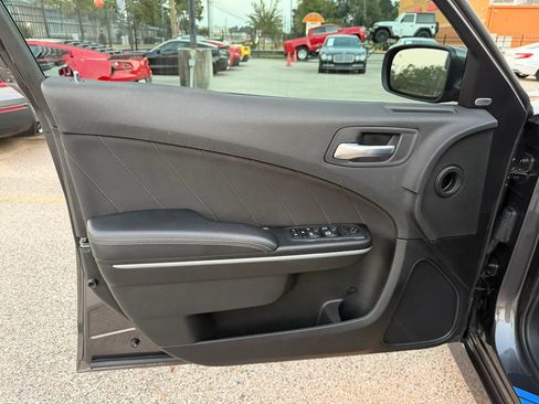 Used 2022 Dodge Charger R/T RWD image 17