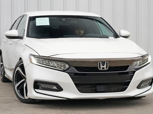 Used 2020 Honda Accord Sport image 2
