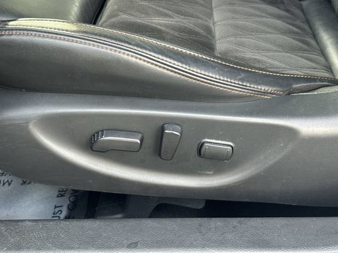 Used 2023 Nissan Maxima SR w/ Sport Mat Group FWD image 12