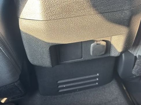 New 2025 Toyota Tacoma TRD Off-Road image 9