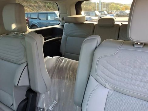 New 2025 Ford Expedition Platinum w/ Platinum Ultimate Package image 19