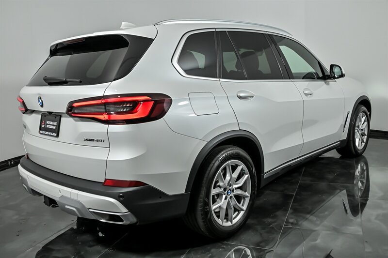 Used 2021 BMW X5 xDrive40i w/ Convenience Package AWD/4WD image 9