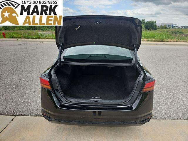 Used 2025 Nissan Altima 2.5 SV FWD image 25