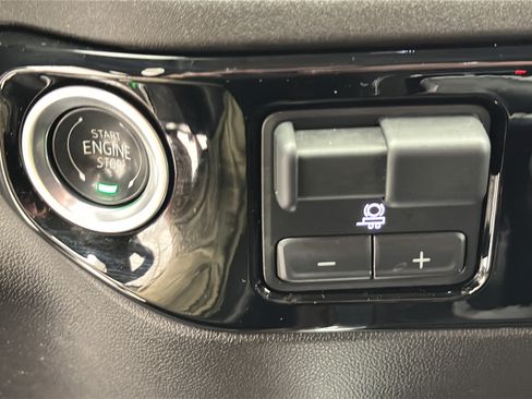 Used 2025 Chevrolet Silverado 1500 RST w/ Convenience Package II AWD/4WD image 22