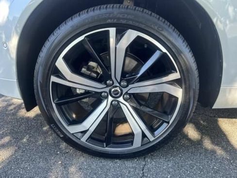 Used 2024 Volvo XC60 B5 Ultimate w/ Protection Package Premier AWD/4WD image 14
