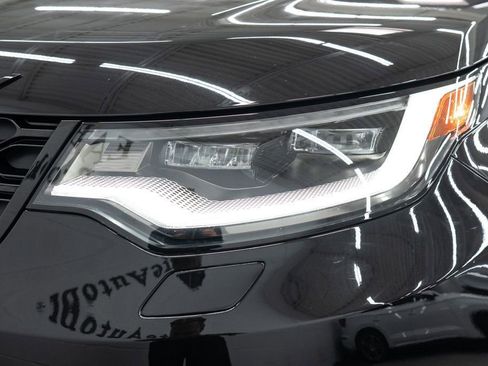 Used 2023 Land Rover Discovery S R-Dynamic image 54