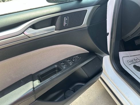 Used 2017 Ford Fusion S FWD image 16