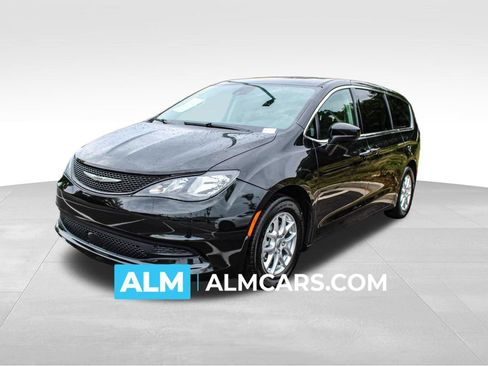 Used 2023 Chrysler Voyager LX FWD image 1