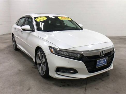 Used 2020 Honda Accord Touring image 4