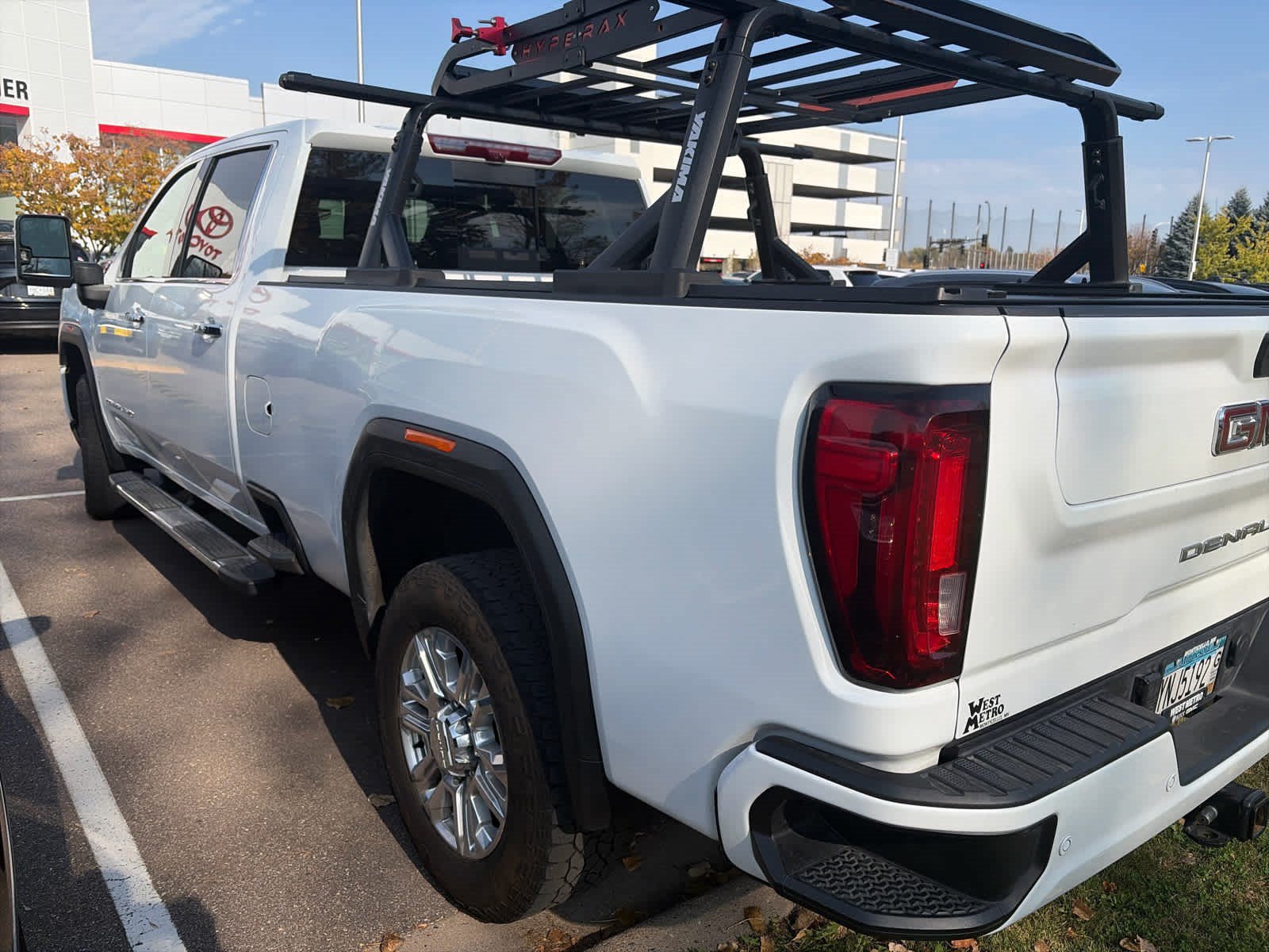Used 2023 GMC Sierra 3500 Denali w/ Denali Ultimate Package AWD/4WD image 4