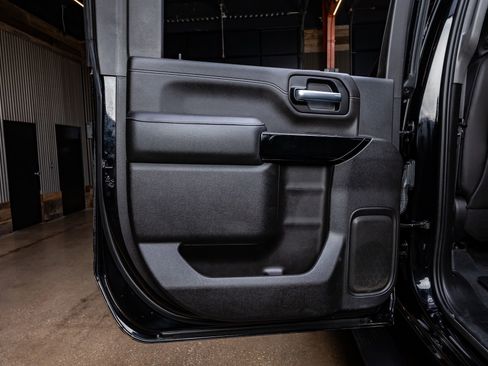 Used 2020 Chevrolet Silverado 2500 LTZ w/ LTZ Premium Package image 34