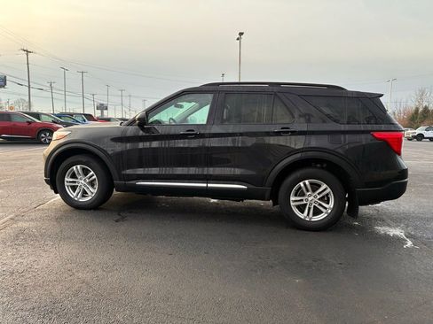 Used 2023 Ford Explorer XLT image 7
