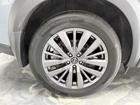 Used 2023 Nissan Pathfinder SL AWD/4WD image 28