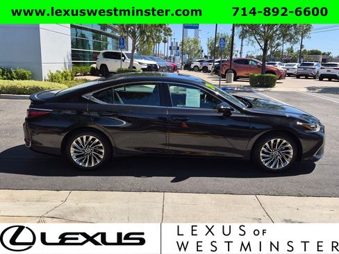 Certified 2024 Lexus ES 300h w/ Accessory Package (Z1) FWD image 4