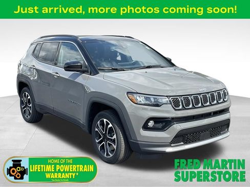 Used 2024 Jeep Compass Limited w/ Sun and Sound Group AWD/4WD image 1