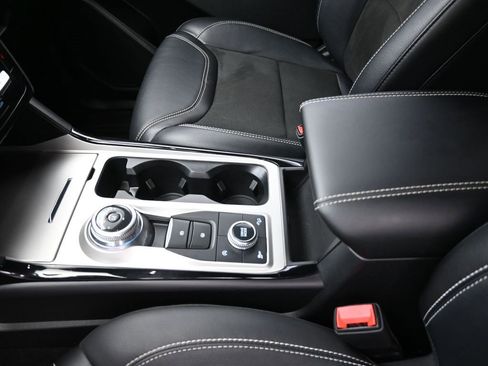 Used 2023 Ford Explorer ST image 20