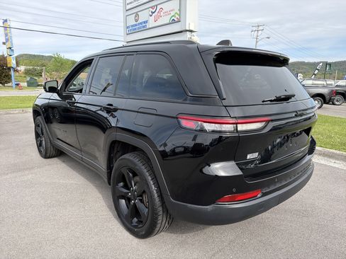 Used 2023 Jeep Grand Cherokee Limited w/ Black Appearance Package RWD image 8