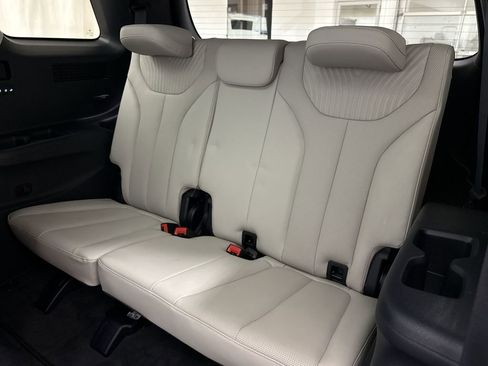Used 2024 Hyundai Palisade Calligraphy image 12
