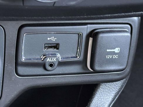 Used 2020 Jeep Renegade Limited AWD/4WD image 31