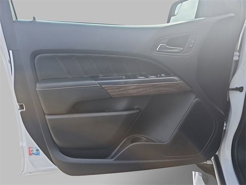 Certified 2022 GMC Canyon Denali image 26