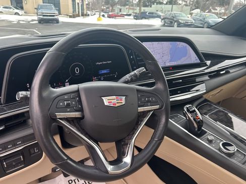 Used 2021 Cadillac Escalade Premium Luxury w/ Performance Package image 28