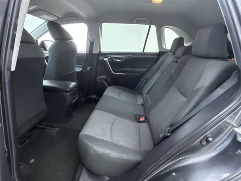 Used 2021 Toyota RAV4 XLE image 38