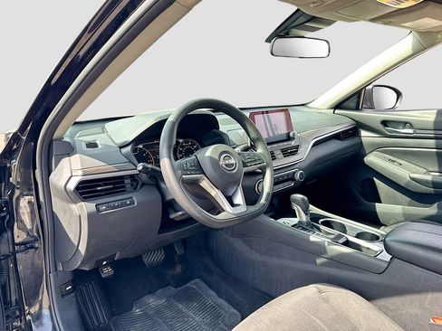 Used 2024 Nissan Altima 2.5 SV FWD image 31